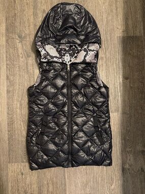 Girls Lululemon Black Quilted Hooded Puffer Vest